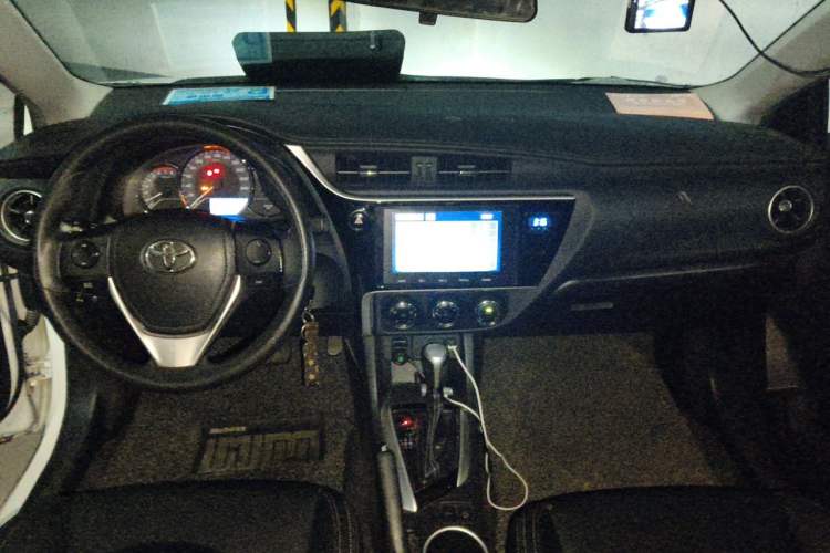 Used Toyota Levin 2017 Revised 185T CVT Elite Edition China V Standard Center Console