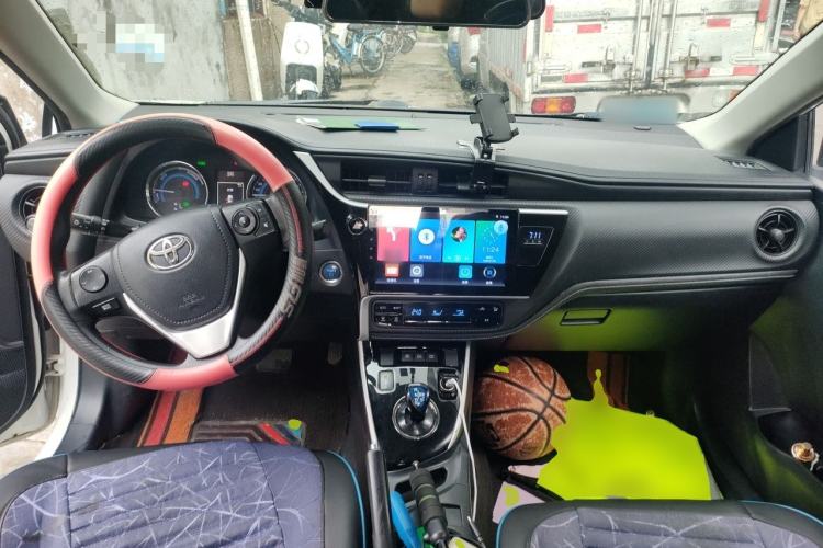 Used Toyota Levin 2017 Revised Dual-Engine 1.8H GS E-CVT Elite Sunroof Version China V Standard Center Console