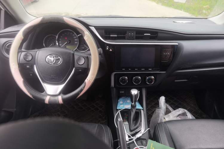 Used Toyota Levin 2017 Revised 185T CVT Leading Edition China V Standard Center Console