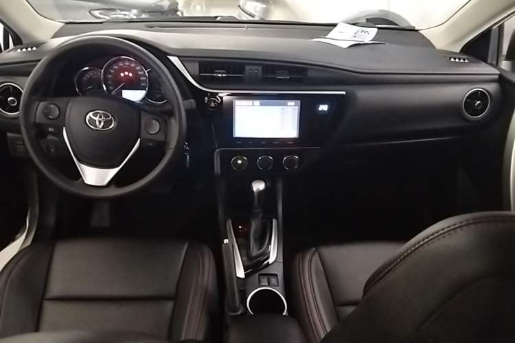 Used Toyota Levin 2017 Revised 185T CVT Elite Edition China V Standard Center Console
