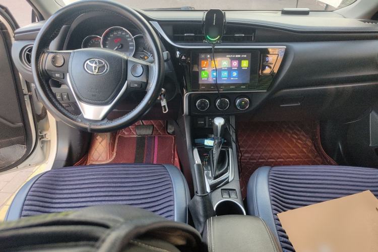 Used Toyota Levin 2017 Revised Version 185T CVT Elite Edition China VI Standard Center Console