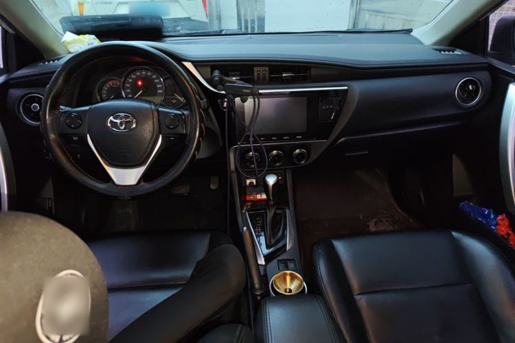 Used Toyota Levin 2017 Revised 185T CVT Elite Edition China V Standard Center Console