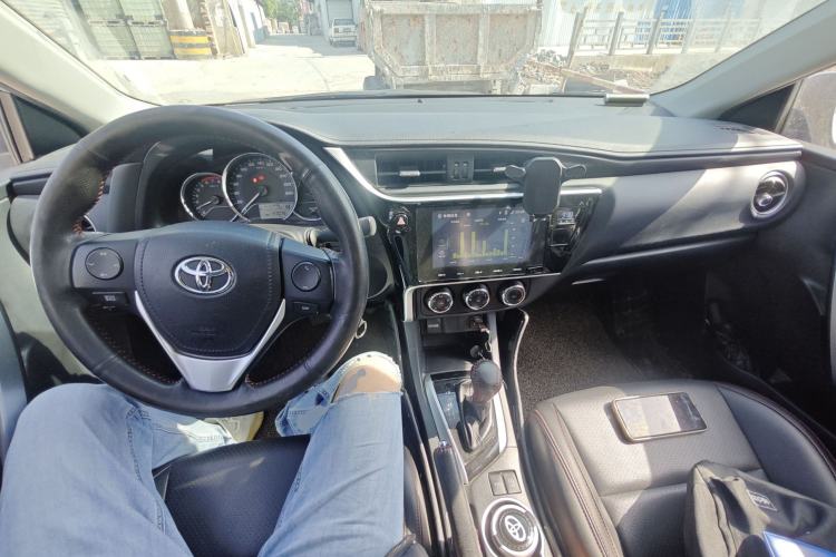 Used Toyota Levin 2017 Revised 185T CVT Elite Edition China V Standard Center Console