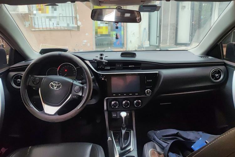 Used Toyota Levin 2017 Revised 185T CVT Elite Edition China V Standard Center Console