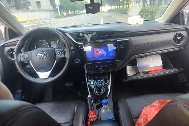 Used Toyota Levin 2017 Revised Dual-Engine 1.8H GS E-CVT Elite Sunroof Version China V Standard Center Console