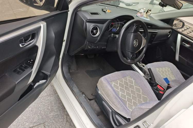 Used Toyota Levin 2017 Revised 185T CVT Elite Edition China V Standard Driver Seat