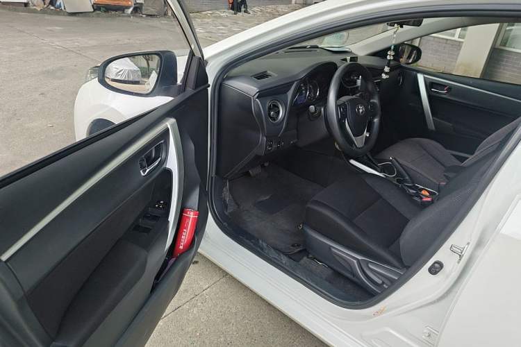 Used Toyota Levin 2017 Revised 185T CVT Elite Edition China V Standard Driver Seat
