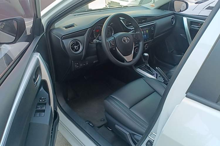 Used Toyota Levin 2017 Revised 185T CVT Elite Edition China V Standard Driver Seat