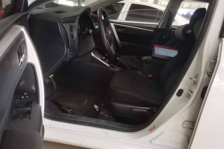 Used Toyota Levin 2017 Revised Dual-Engine 1.8H GS E-CVT Elite Sunroof Version China V Standard Driver Seat