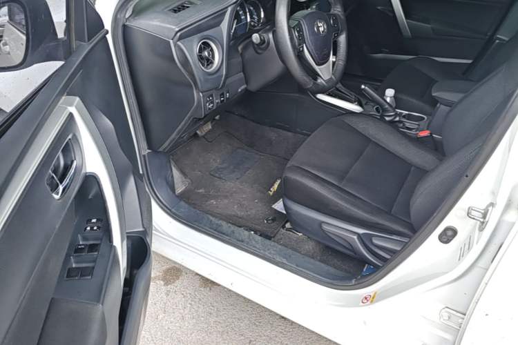 Used Toyota Levin 2017 Revised 185T CVT Elite Edition China V Standard Driver Seat
