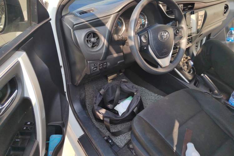 Used Toyota Levin 2017 Revised Dual-Engine 1.8H GS E-CVT Elite Sunroof Version China V Standard Driver Seat