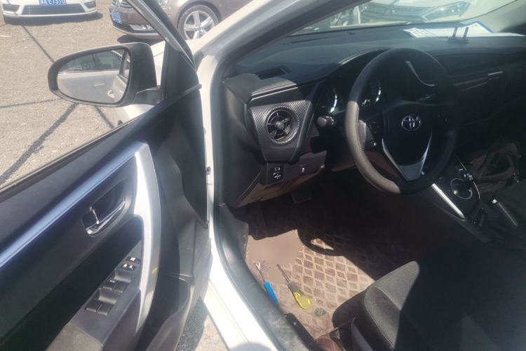 Used Toyota Levin 2017 Revised Dual-Engine 1.8H GS E-CVT Elite Sunroof Version China V Standard Driver Seat