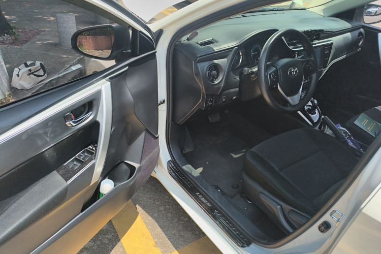 Used Toyota Levin 2017 Revised Dual-Engine 1.8H GS E-CVT Elite Sunroof Version China V Standard Driver Seat