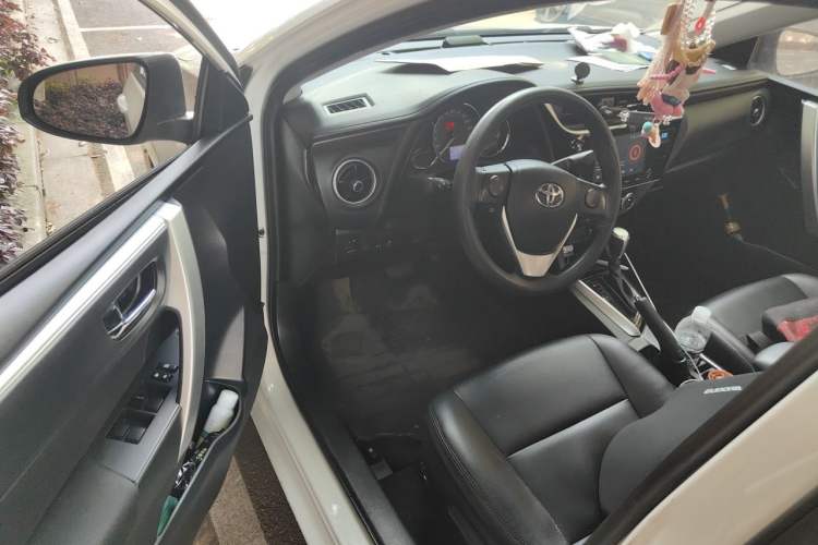 Used Toyota Levin 2017 Revised Version 185T CVT Elite Edition China VI Standard Driver Seat