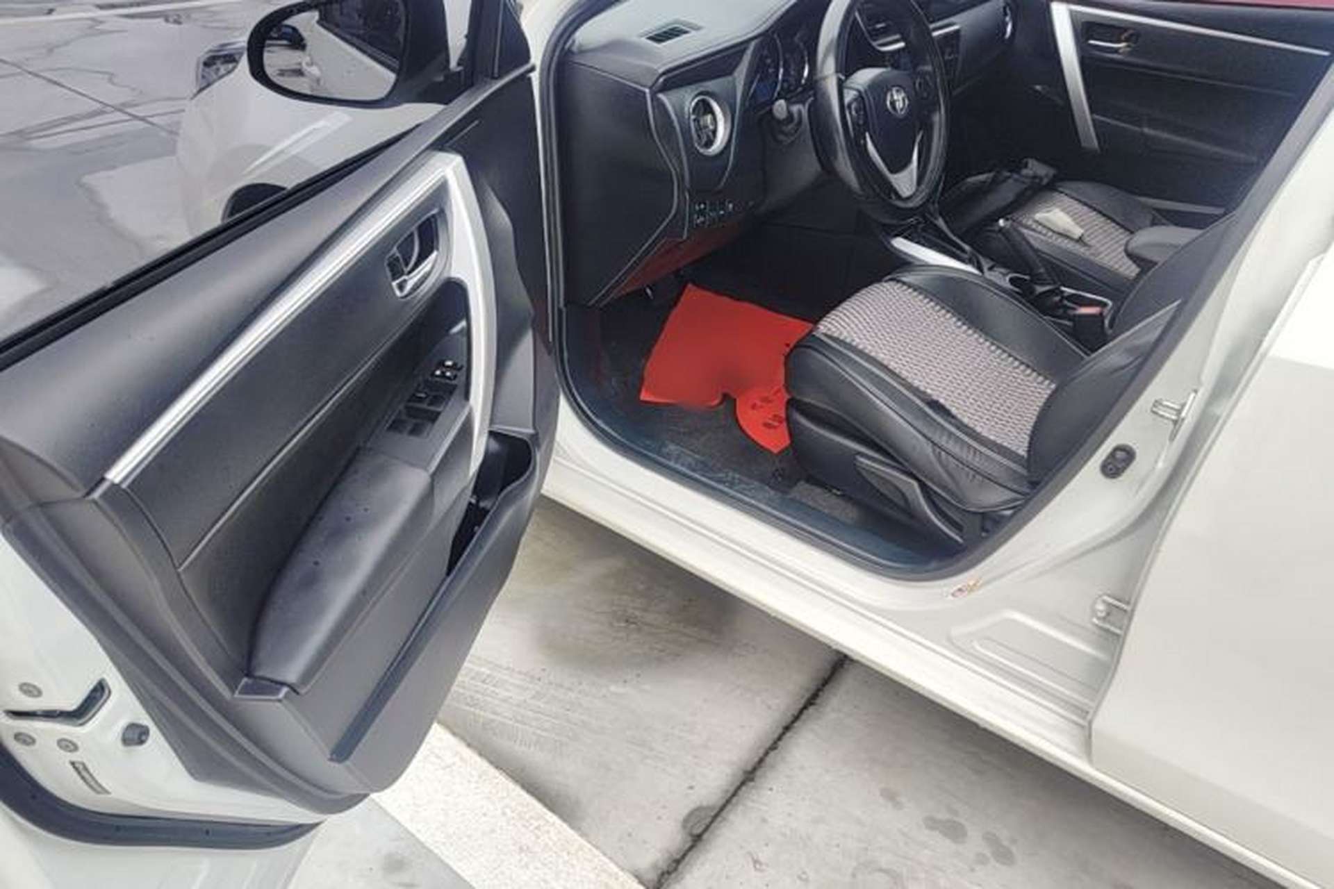 Used Toyota Levin 2017 Revised 185T CVT Elite Edition China V Standard Driver Seat