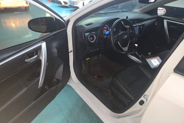 Used Toyota Levin 2017 Revised 185T CVT Elite Edition China V Standard Driver Seat