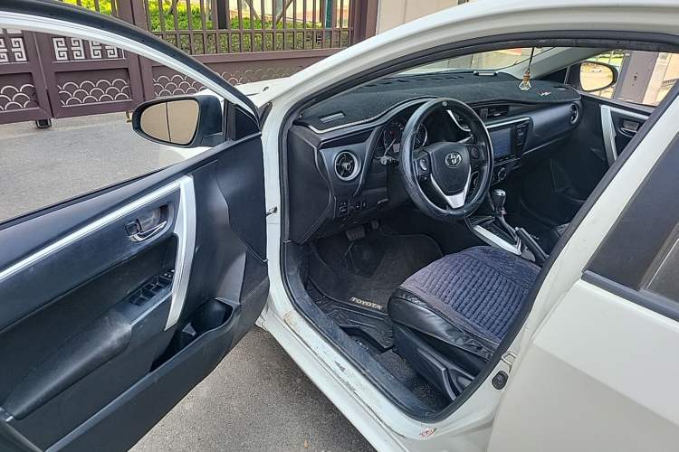 Used Toyota Levin 2017 Revised 185T CVT Elite Edition China V Standard Driver Seat