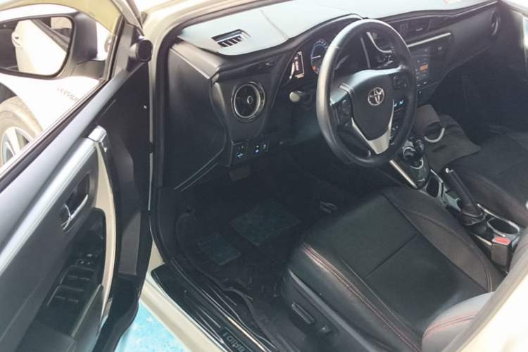 Used Toyota Levin 2017 Revised Dual-Engine 1.8H V E-CVT Luxury Edition China V Standard Driver Seat