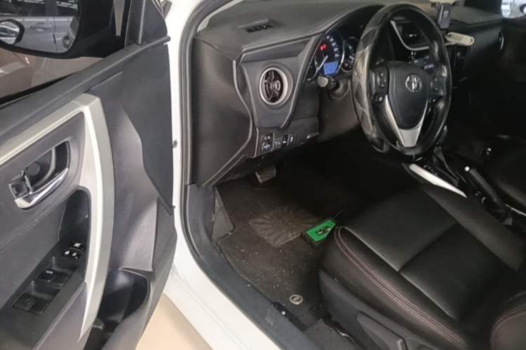 Used Toyota Levin 2017 Revised 185T CVT Elite Edition China V Standard Driver Seat