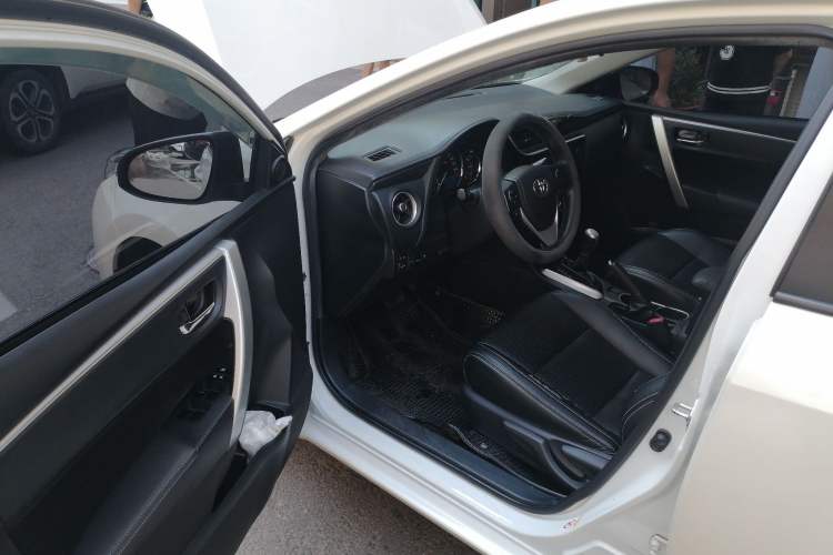 Used Toyota Levin 2017 Revised 185T CVT Elite Edition China V Standard Driver Seat