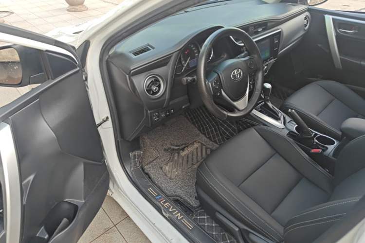 Used Toyota Levin 2017 Revised 185T CVT Elite Edition China V Standard Driver Seat