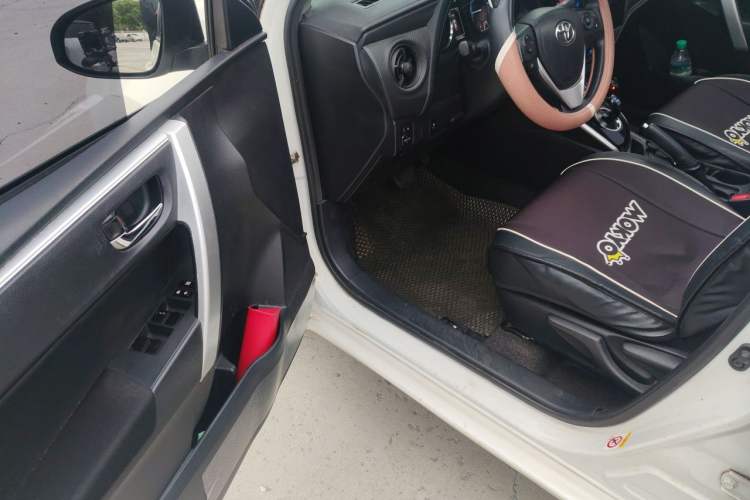 Used Toyota Levin 2017 Revised Dual-Engine 1.8H GS E-CVT Elite Sunroof Version China V Standard Driver Seat