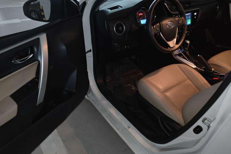Used Toyota Levin 2017 Revised 185T CVT Elite Edition China V Standard Driver Seat