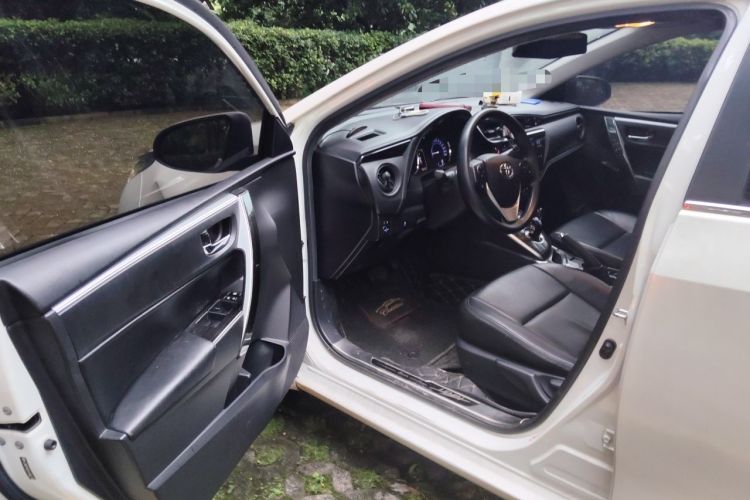 Used Toyota Levin 2017 Revised Dual-Engine 1.8H GS E-CVT Elite Sunroof Version China V Standard Driver Seat