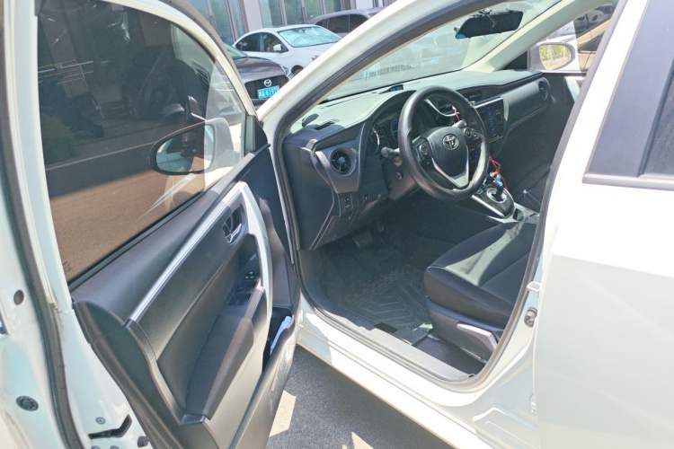 Used Toyota Levin 2017 Revised Dual-Engine 1.8H GS E-CVT Elite Sunroof Version China V Standard Driver Seat