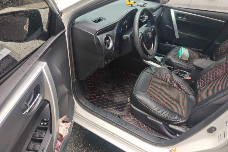 Used Toyota Levin 2017 Revised Version 185T CVT Elite Edition China VI Standard Driver Seat