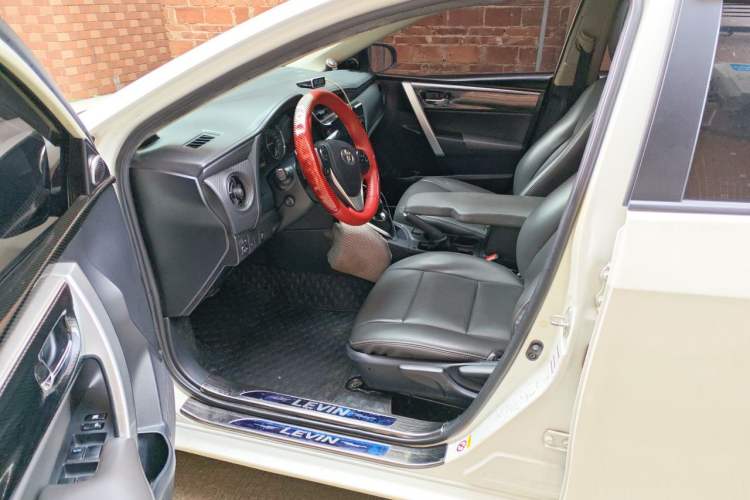 Used Toyota Levin 2017 Revised Dual-Engine 1.8H GS E-CVT Elite Sunroof Version China V Standard Driver Seat