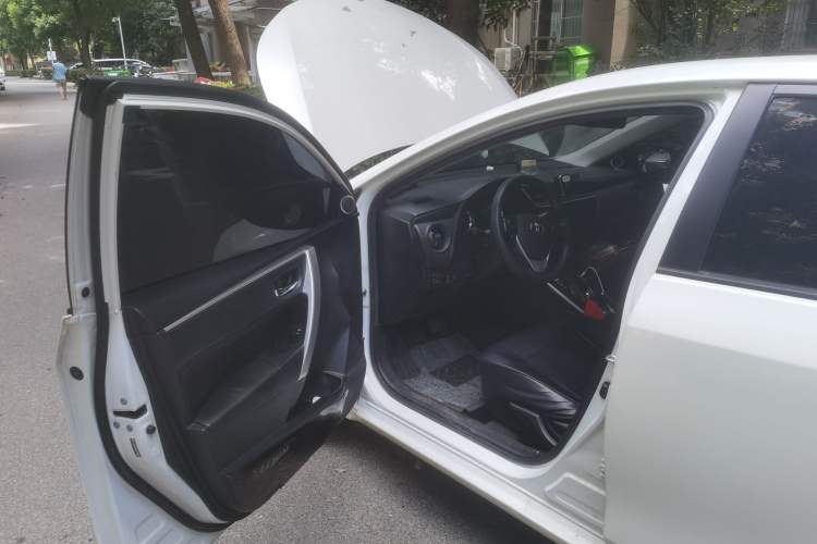 Used Toyota Levin 2017 Revised Dual-Engine 1.8H GS E-CVT Elite Sunroof Version China V Standard Driver Seat