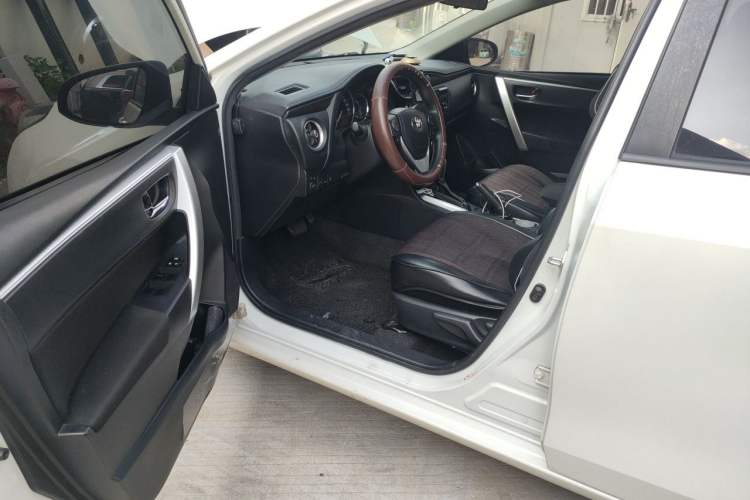 Used Toyota Levin 2017 Revised 185T CVT Elite Edition China V Standard Driver Seat