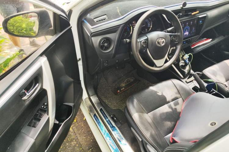 Used Toyota Levin 2017 Revised Dual-Engine 1.8H GS E-CVT Elite Sunroof Version China V Standard Driver Seat
