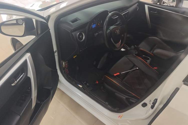 Used Toyota Levin 2017 Revised Version 185T CVT Elite Edition China VI Standard Driver Seat