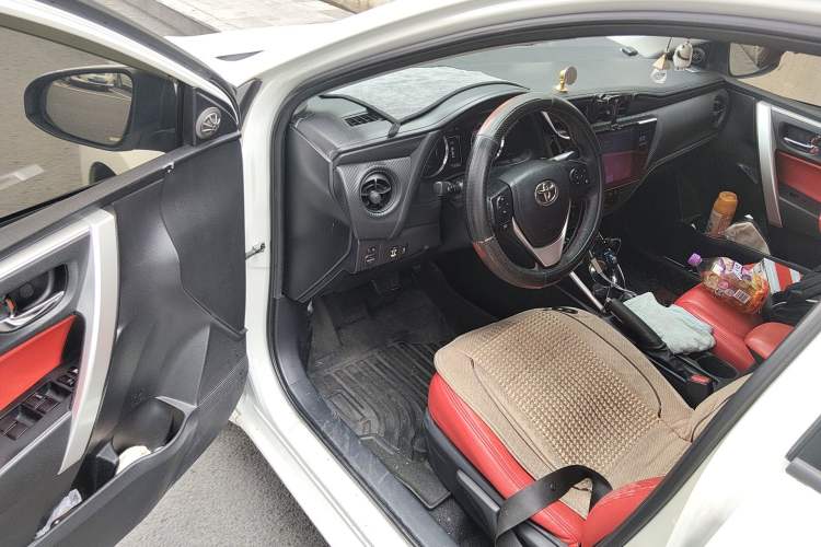 Used Toyota Levin 2017 Revised Dual-Engine 1.8H GS E-CVT Elite Sunroof Version China V Standard Driver Seat