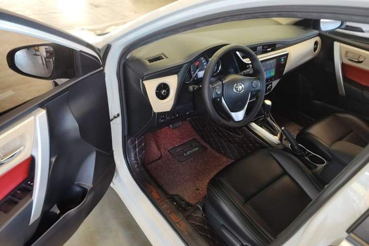 Used Toyota Levin 2017 Revised 185T CVT Elite Edition China V Standard Driver Seat