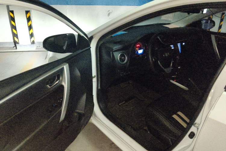 Used Toyota Levin 2017 Revised 185T CVT Elite Edition China V Standard Driver Seat