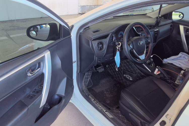 Used Toyota Levin 2017 Revised Dual-Engine 1.8H GS E-CVT Elite Sunroof Version China VI Standard Driver Seat