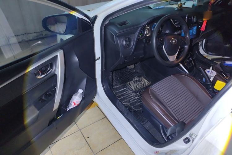 Used Toyota Levin 2017 Revised Dual-Engine 1.8H GS E-CVT Elite Sunroof Version China V Standard Driver Seat