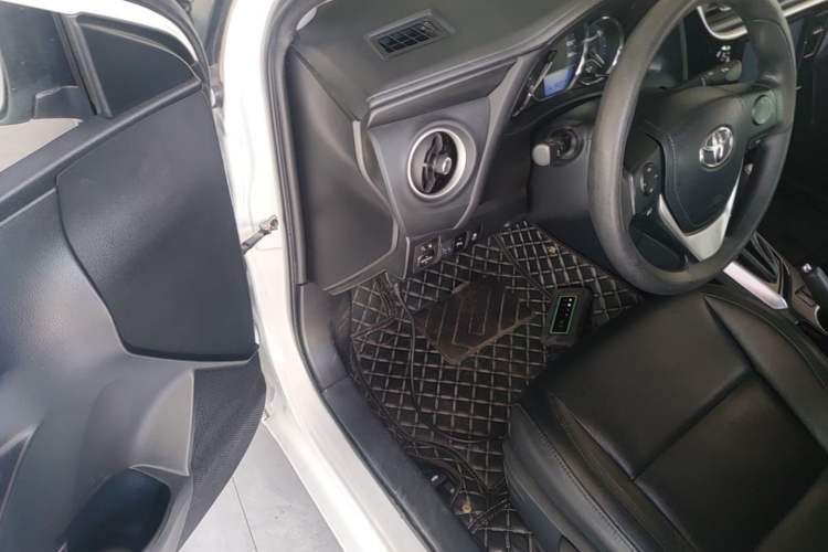 Used Toyota Levin 2017 Revised 185T CVT Elite Edition China V Standard Driver Seat