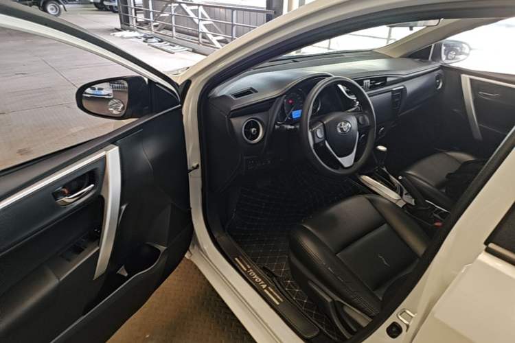 Used Toyota Levin 2017 Revised 185T CVT Elite Edition China V Standard Driver Seat