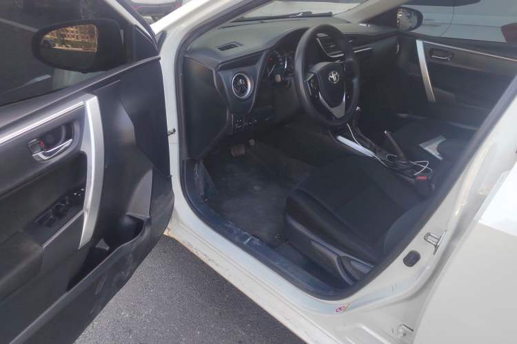 Used Toyota Levin 2017 Revised Version 185T CVT Elite Edition China VI Standard Driver Seat