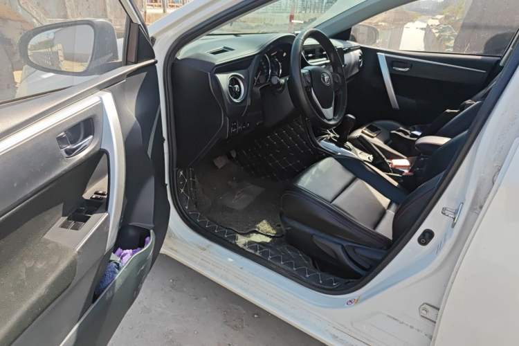 Used Toyota Levin 2017 Revised 185T CVT Elite Edition China V Standard Driver Seat