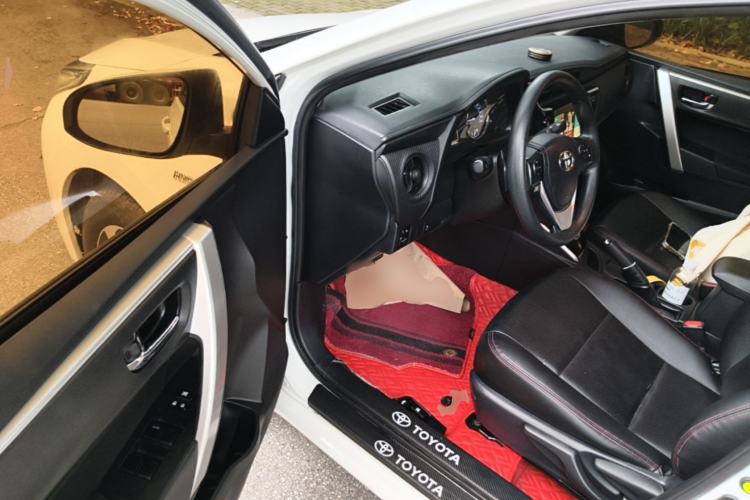 Used Toyota Levin 2017 Revised Dual-Engine 1.8H GS E-CVT Elite Sunroof Version China V Standard Driver Seat