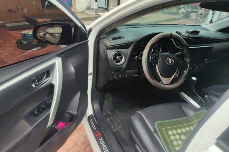 Used Toyota Levin 2017 Revised 185T CVT Elite Edition China V Standard Driver Seat
