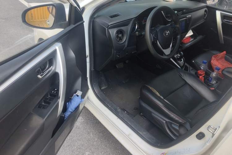 Used Toyota Levin 2017 Revised Dual-Engine 1.8H GS E-CVT Elite Sunroof Version China V Standard Driver Seat