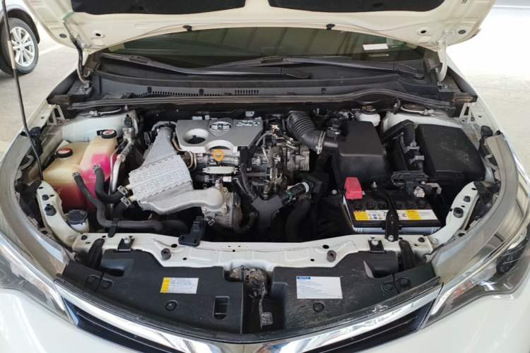 Used Toyota Levin 2017 Revised Version 185T CVT New Sharp Edition China V Standard Engine Bay