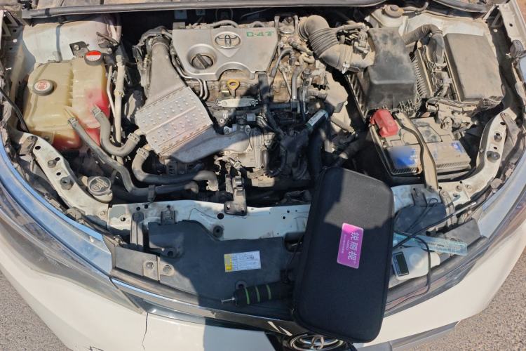 Used Toyota Levin 2017 Revised Version 185T CVT New Sharp Edition China VI Standard Engine Bay