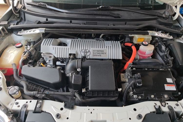 Used Toyota Levin 2017 Revised Dual-Engine 1.8H GS E-CVT Elite Sunroof Version China V Standard Engine Bay